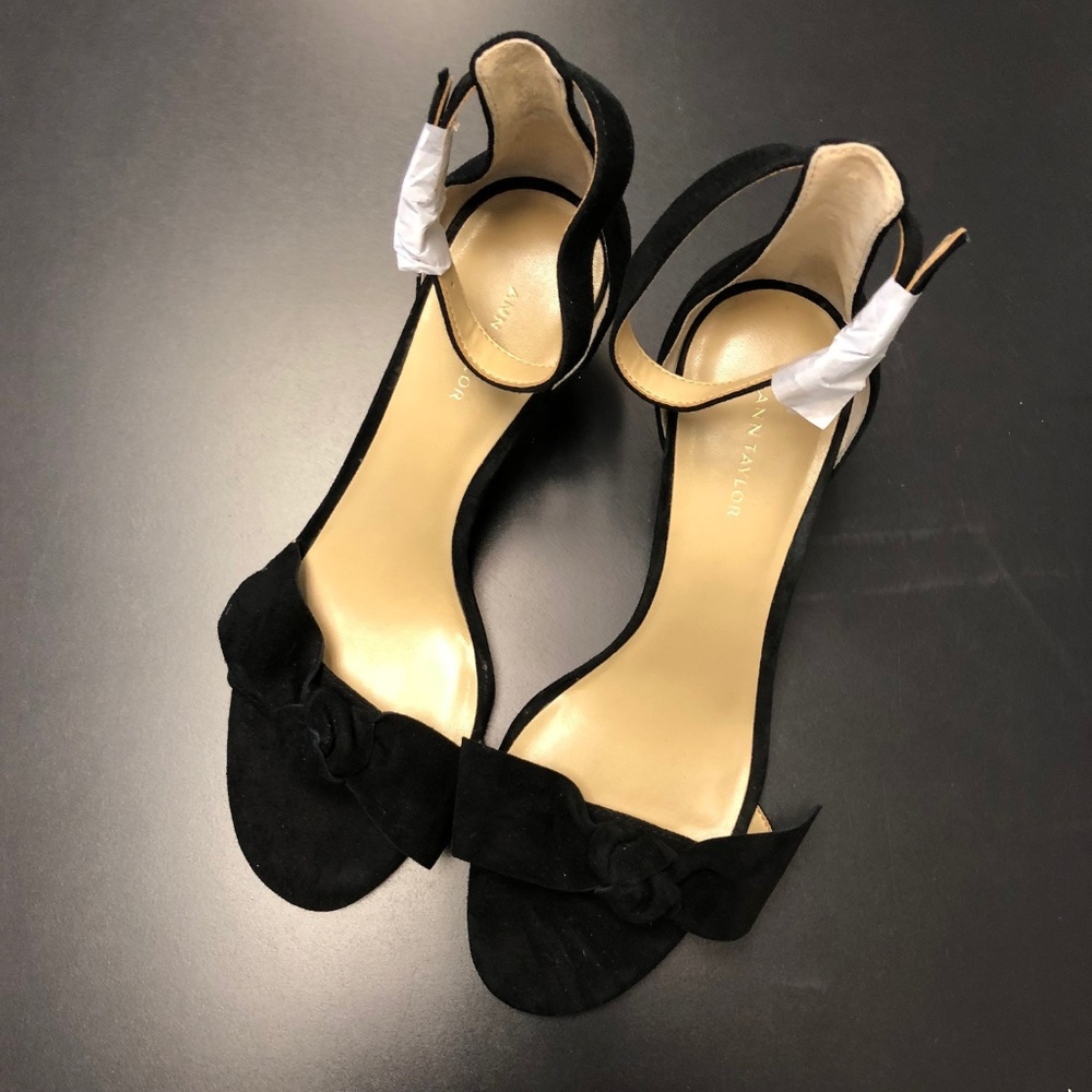 SOLD Ann Taylor Kinsley Sandals 7.5